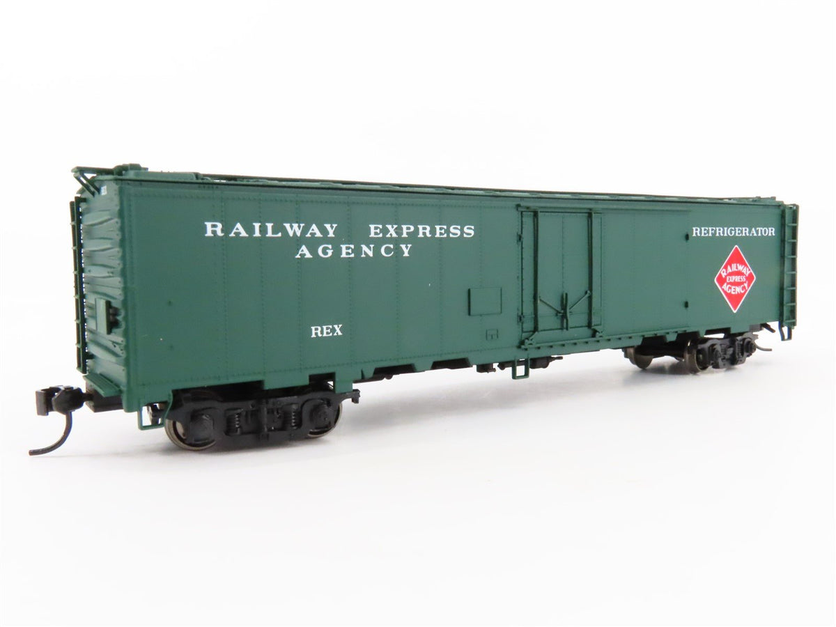 HO Scale Walthers 932-6241 REX REA Railway Express Agency 50&#39; Reefer