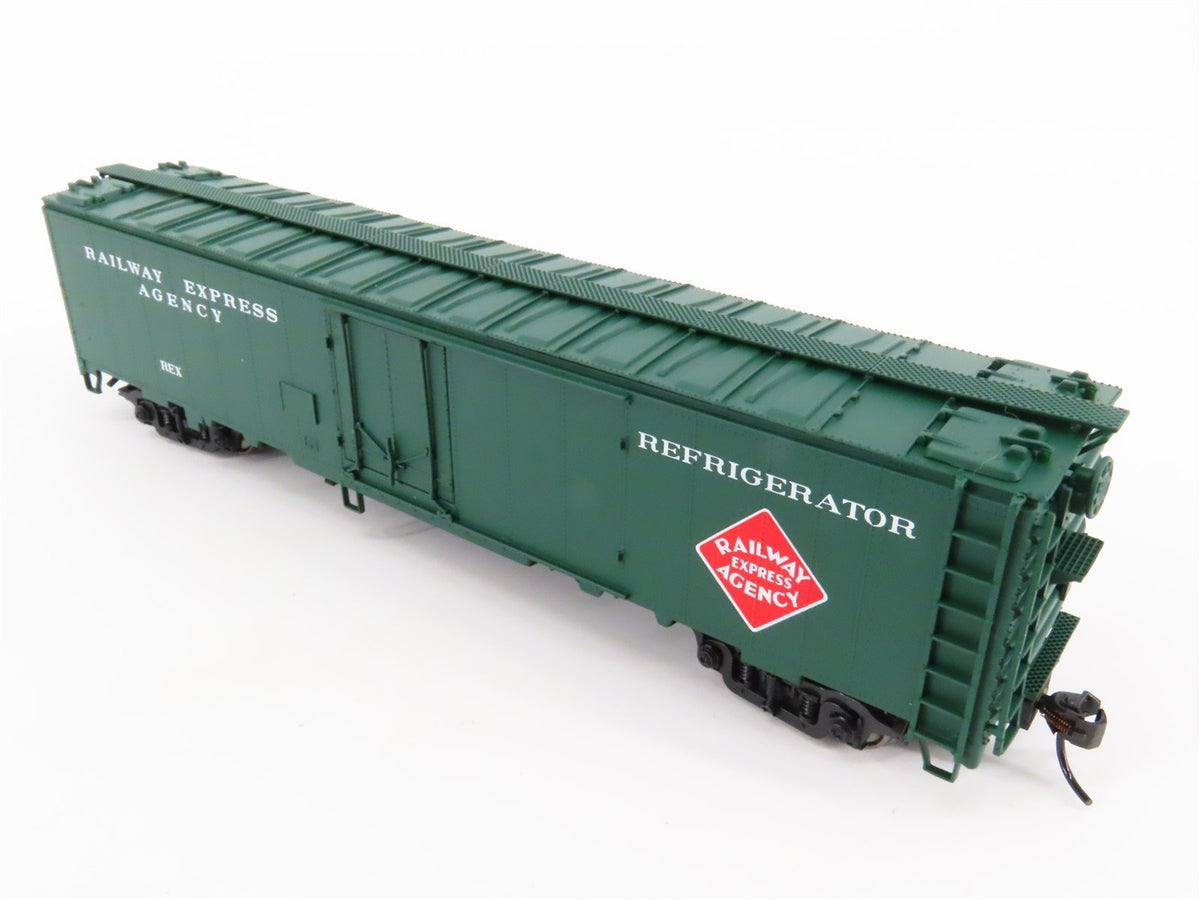 HO Scale Walthers 932-6241 REX REA Railway Express Agency 50&#39; Reefer