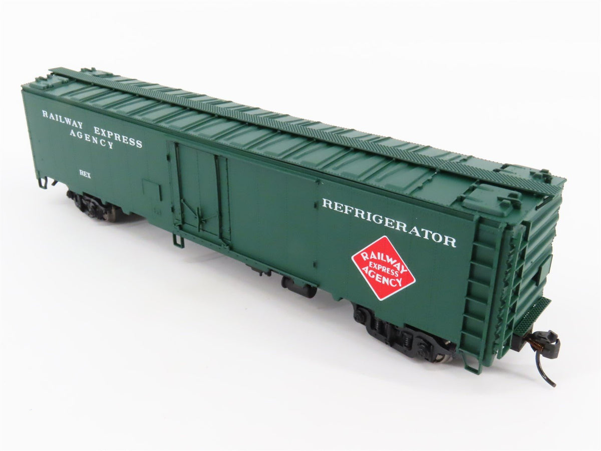 HO Scale Walthers 932-6241 REX REA Railway Express Agency 50&#39; Reefer