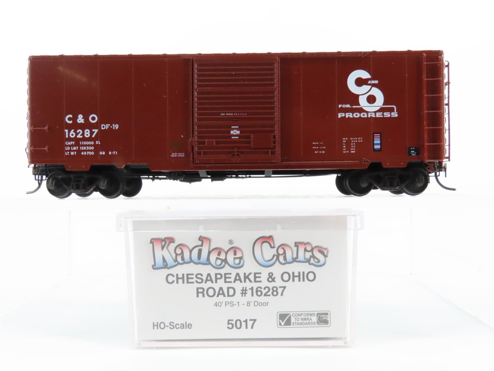 HO Scale Kadee 5017 C&O "Progress" 40' PS-1 Single Door Box Car #16287