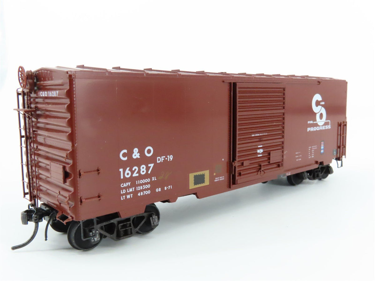 HO Scale Kadee 5017 C&amp;O &quot;Progress&quot; 40&#39; PS-1 Single Door Box Car #16287