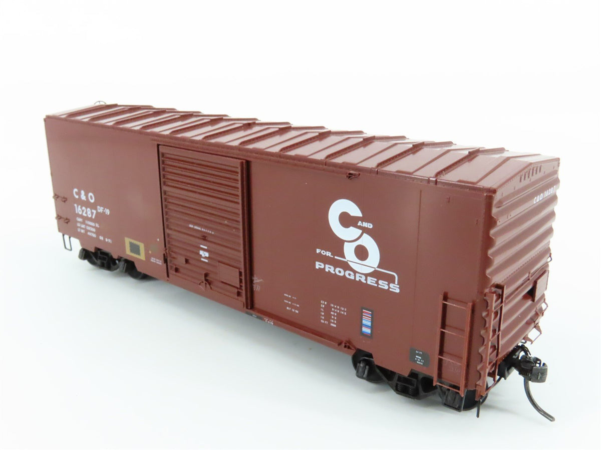 HO Scale Kadee 5017 C&amp;O &quot;Progress&quot; 40&#39; PS-1 Single Door Box Car #16287