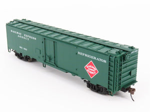 HO Scale Walthers 932-6241 REX REA Railway Express Agency 50' Reefer #7453