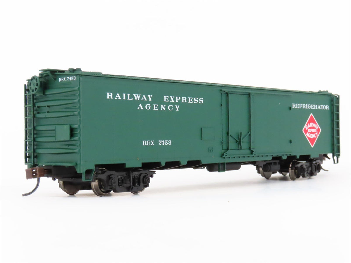 HO Scale Walthers 932-6241 REX REA Railway Express Agency 50&#39; Reefer #7453