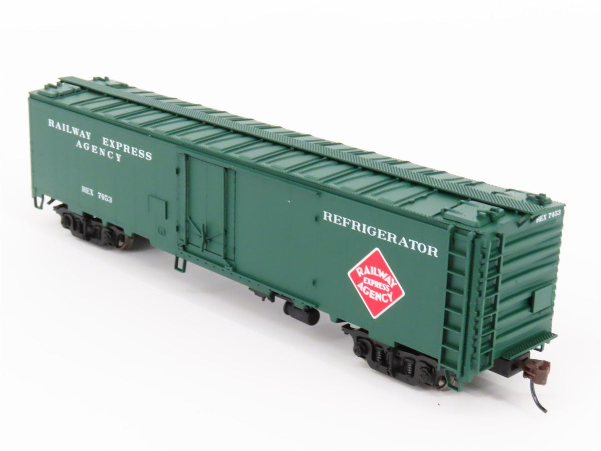 HO Scale Walthers 932-6241 REX REA Railway Express Agency 50&#39; Reefer #7453