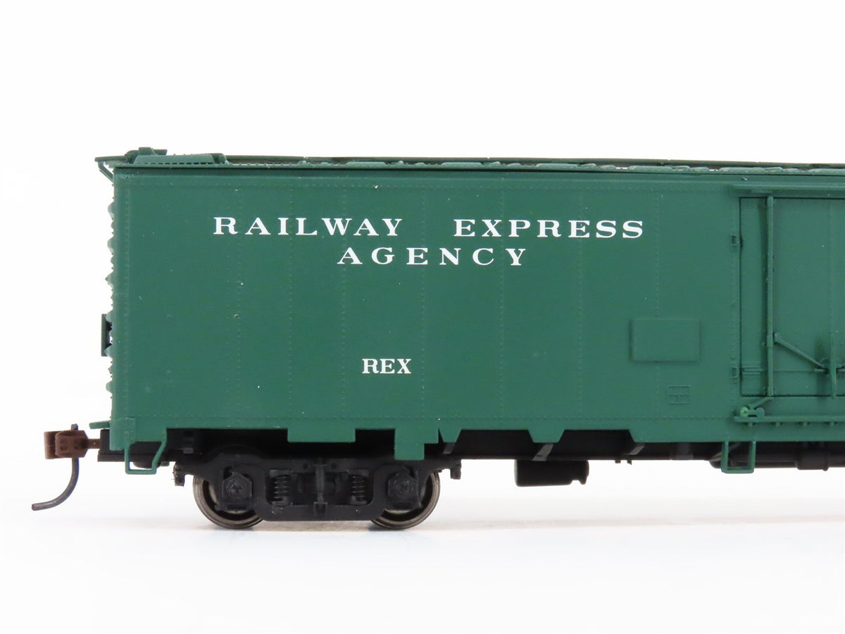 HO Scale Walthers REX REA Railway Express Agency 50&#39; Reefer