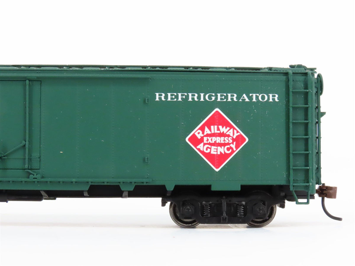 HO Scale Walthers REX REA Railway Express Agency 50&#39; Reefer