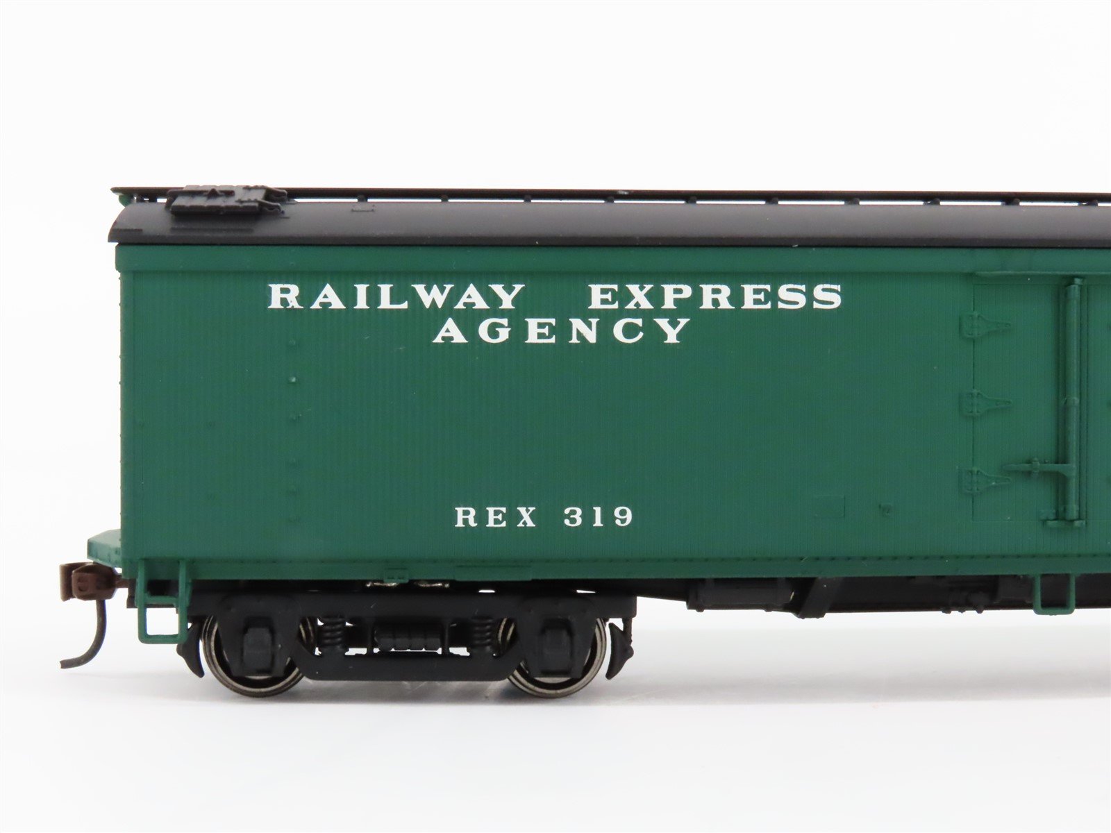 HO Scale Walthers 932-5471 REX REA Railway Express Agency Wood Reefer #319