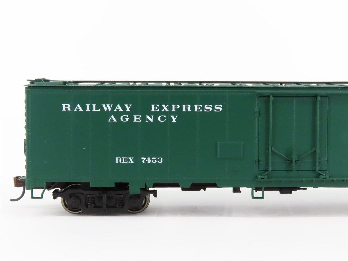 HO Scale Walthers 932-6241 REX REA Railway Express Agency 50&#39; Reefer #7453