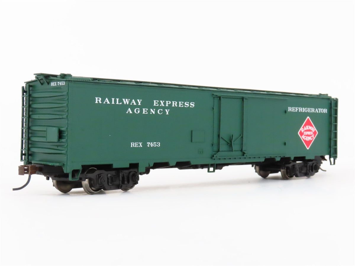 HO Scale Walthers 932-6241 REX REA Railway Express Agency 50&#39; Reefer #7453