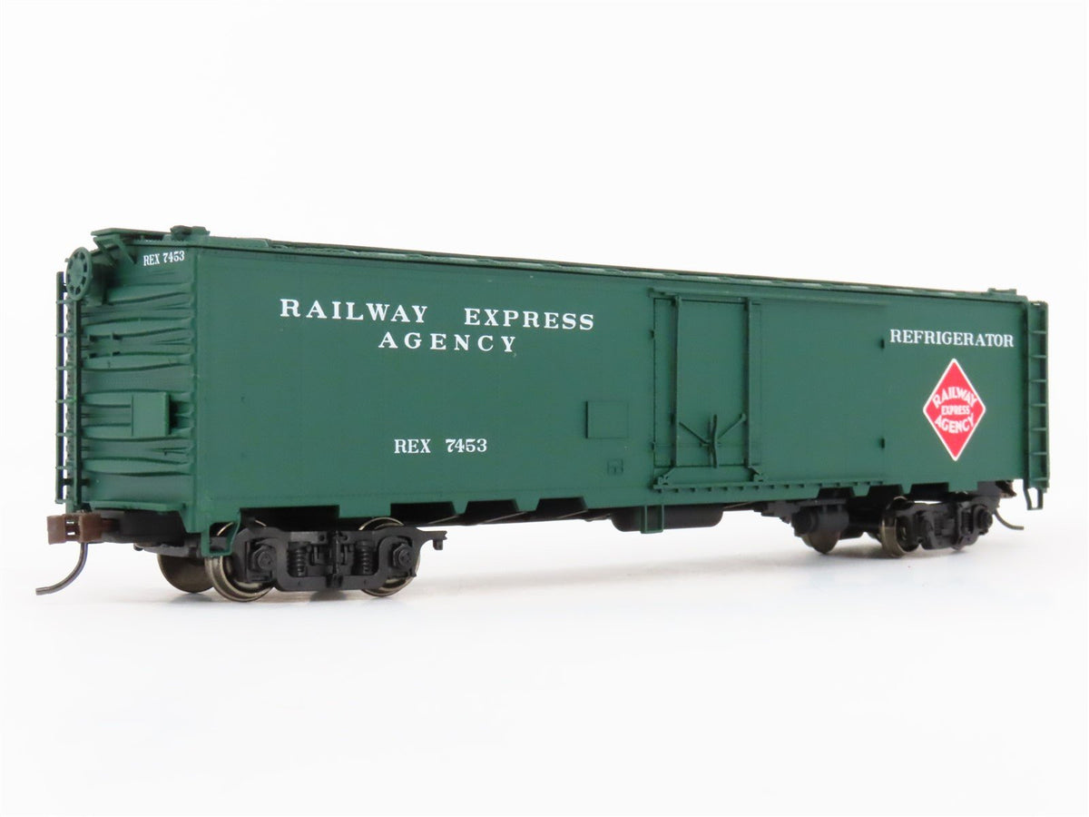 HO Scale Walthers 932-6241 REX REA Railway Express Agency 50&#39; Reefer #7453