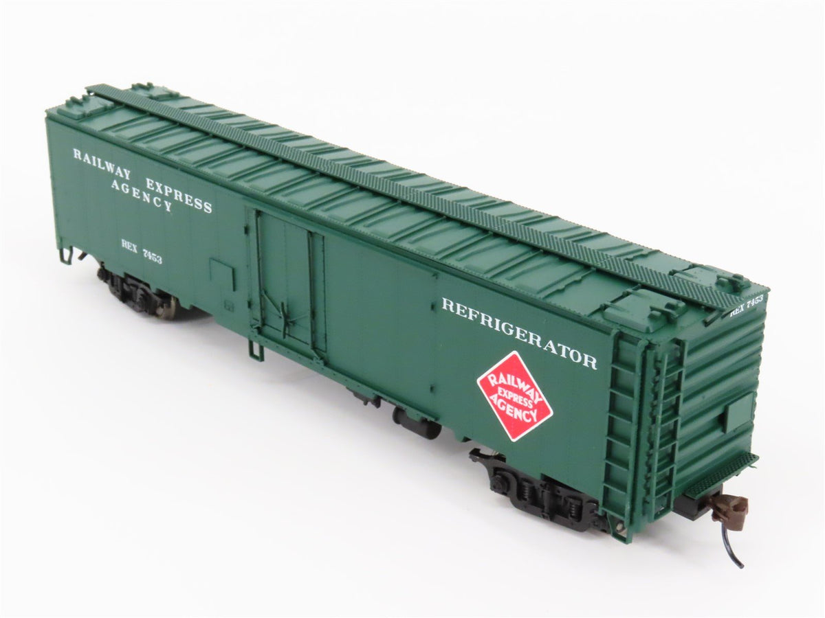 HO Scale Walthers 932-6241 REX REA Railway Express Agency 50&#39; Reefer #7453