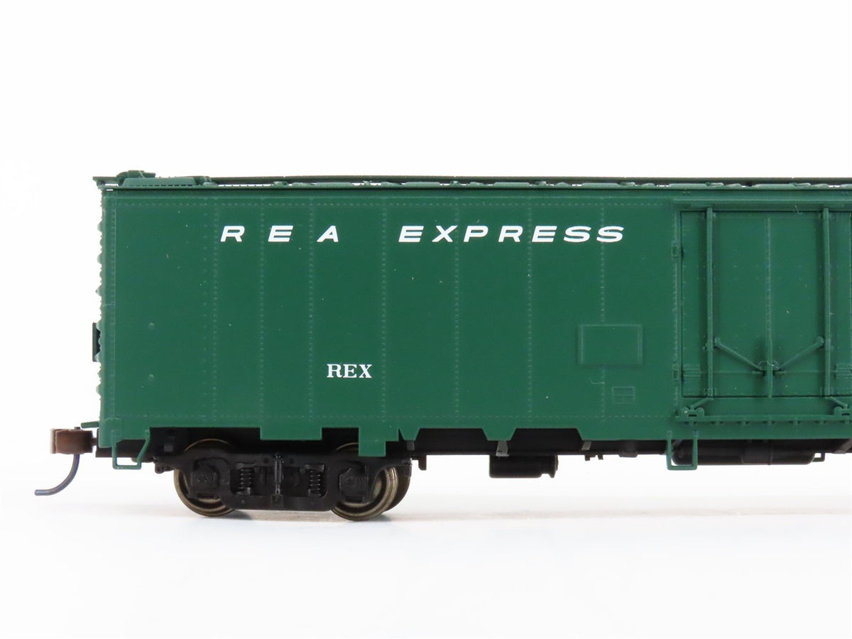 HO Scale Walthers 932-6242 REX REA Railway Express Agency 50&#39; Reefer