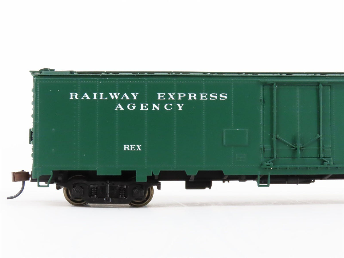 HO Scale Walthers 932-6241 REX REA Railway Express Agency 50&#39; Reefer