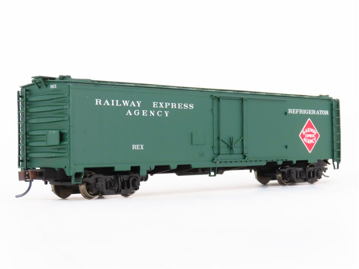 HO Scale Walthers 932-6241 REX REA Railway Express Agency 50&#39; Reefer