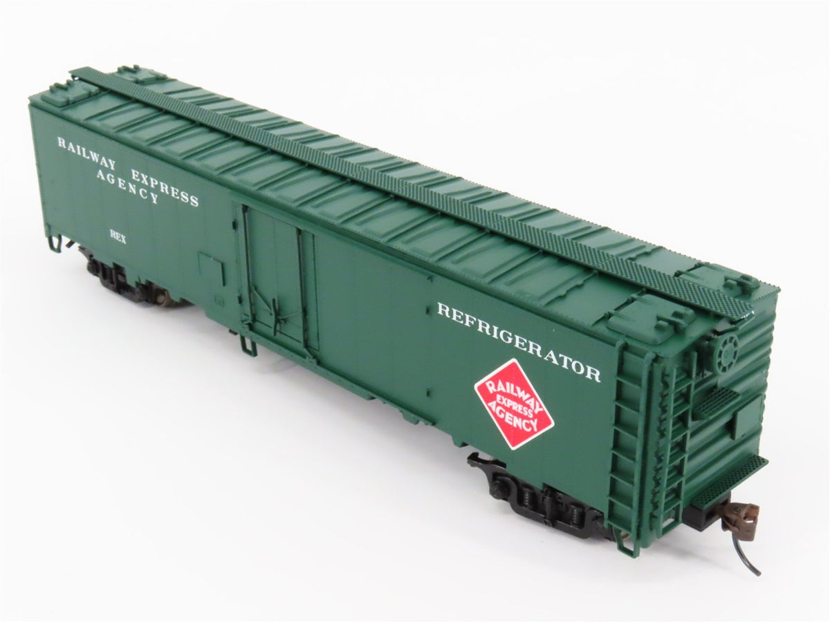 HO Scale Walthers 932-6241 REX REA Railway Express Agency 50&#39; Reefer