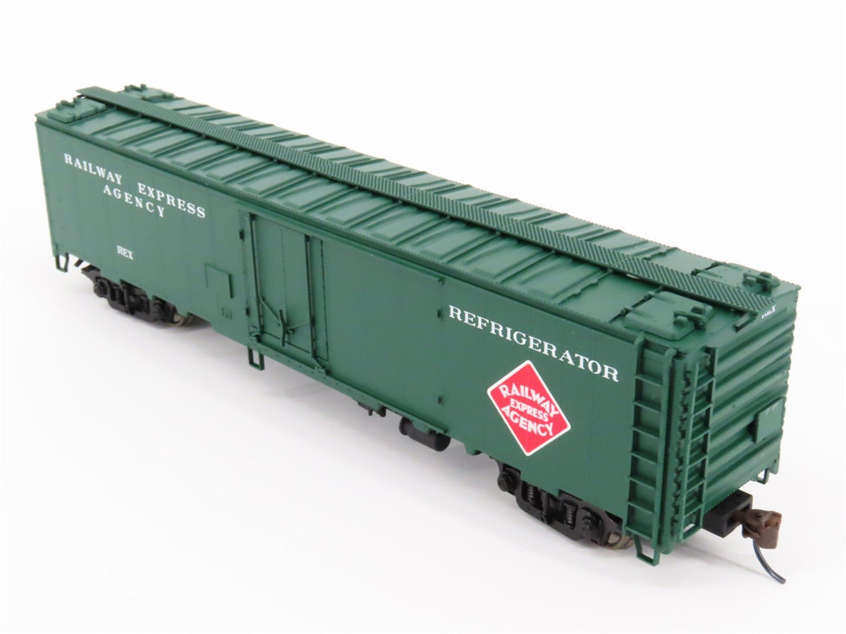 HO Scale Walthers 932-6241 REX REA Railway Express Agency 50&#39; Reefer