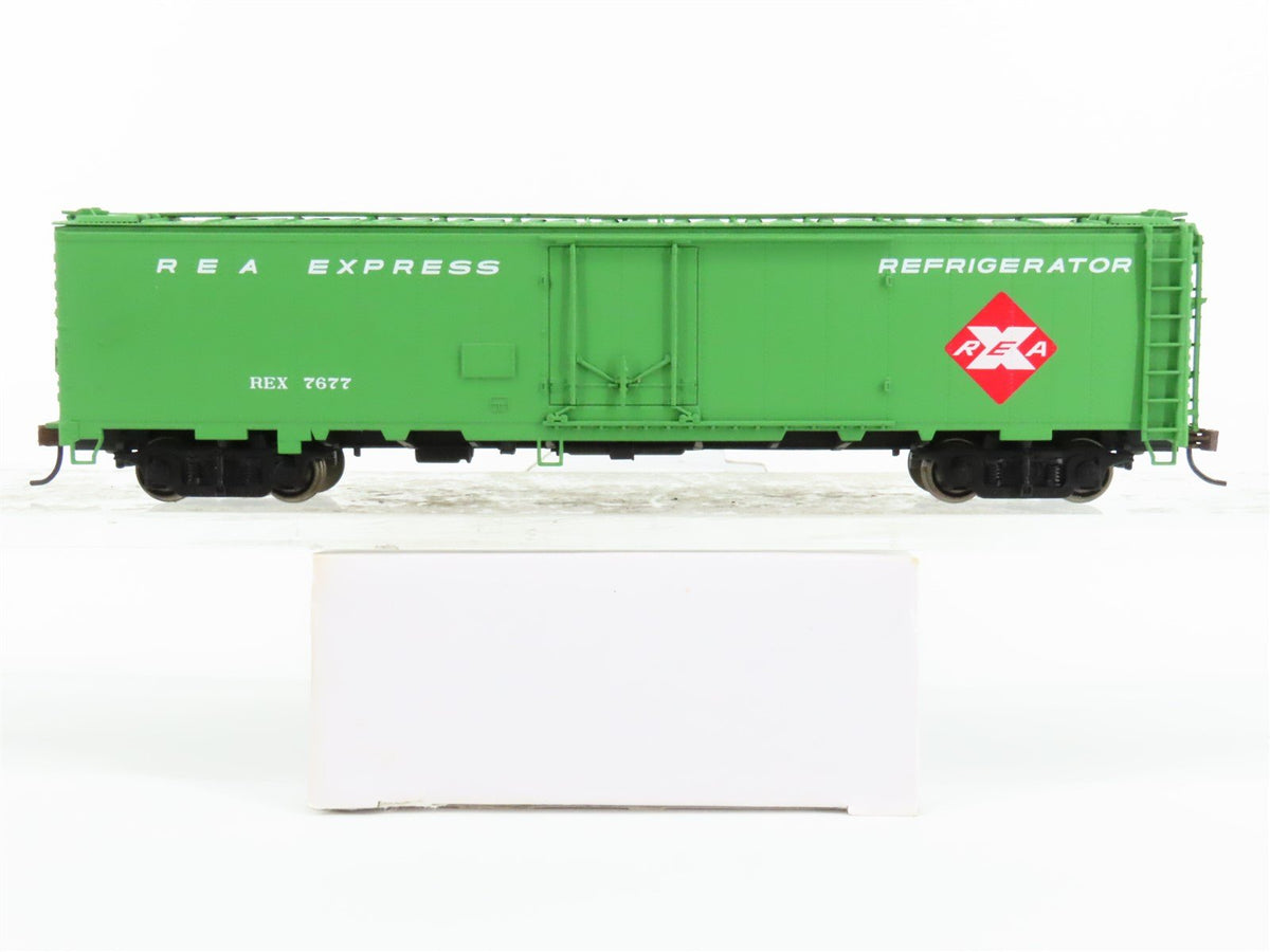 HO Scale Walthers 932-6240 Series REX REA Railway Express Agency 50&#39; Reefer 7677