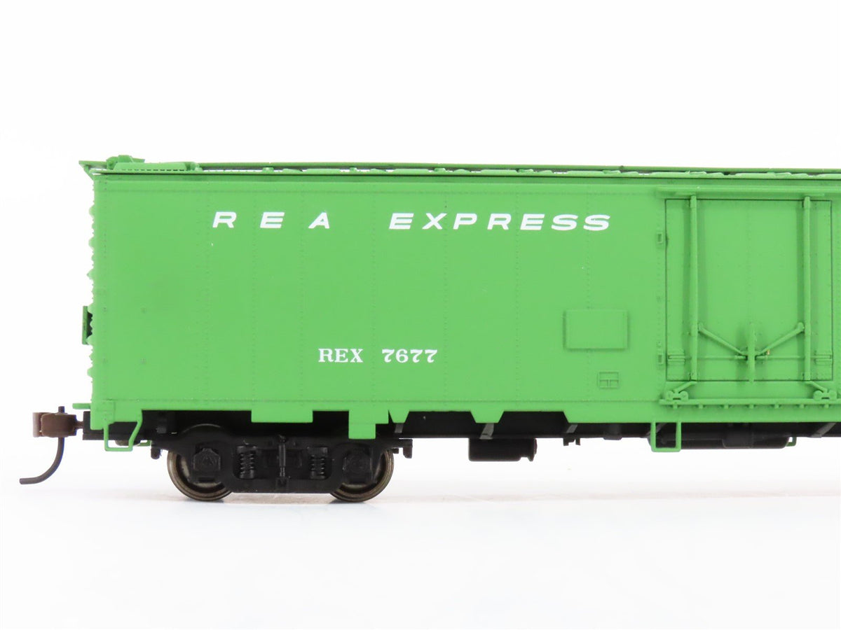 HO Scale Walthers 932-6240 Series REX REA Railway Express Agency 50&#39; Reefer 7677