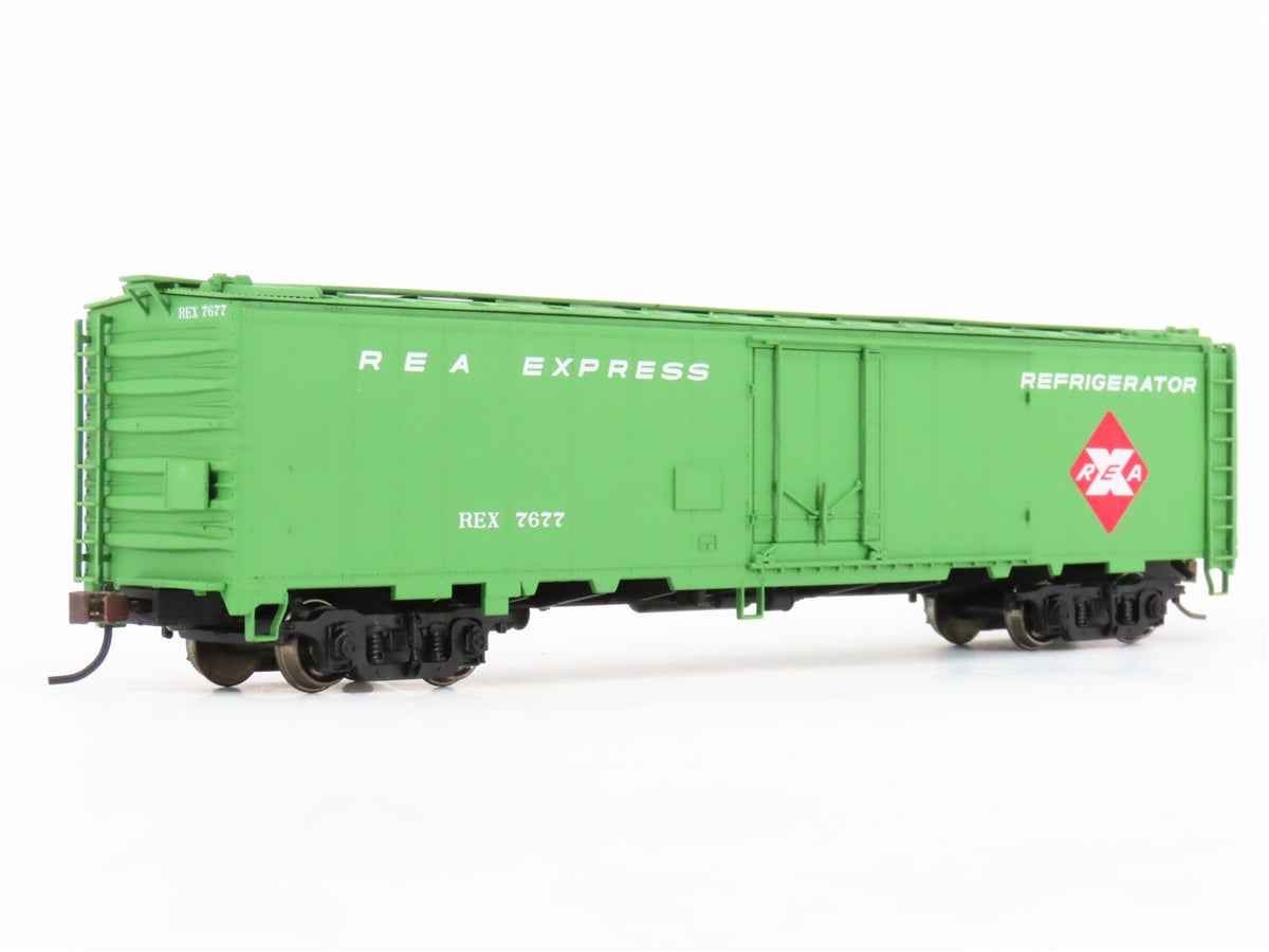 HO Scale Walthers 932-6240 Series REX REA Railway Express Agency 50&#39; Reefer 7677