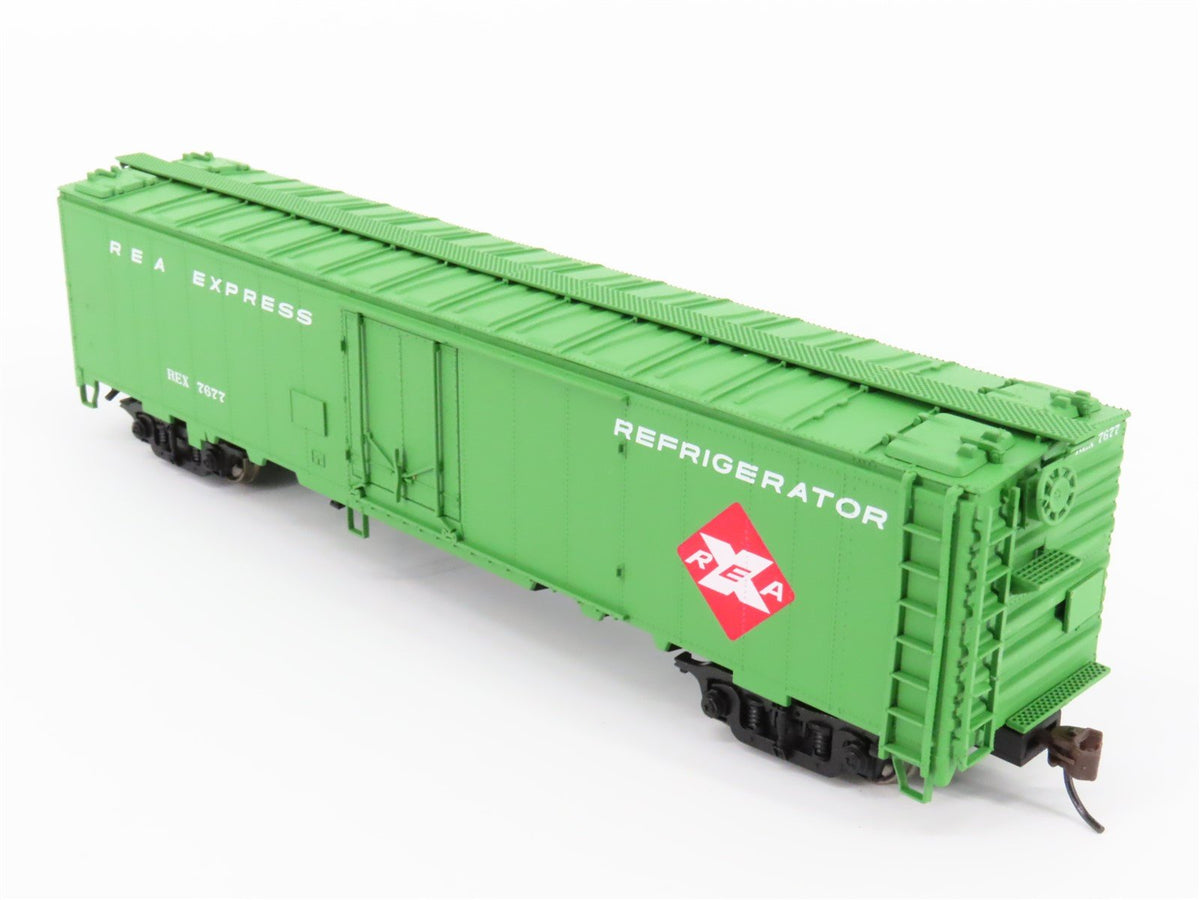 HO Scale Walthers 932-6240 Series REX REA Railway Express Agency 50&#39; Reefer 7677