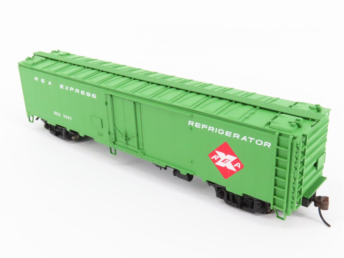 HO Scale Walthers 932-6240 Series REX REA Railway Express Agency 50&#39; Reefer 7677