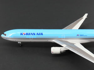 1:400 Dragon Wings 55297 DieCast Korean McDonnell Douglas MD-11 Airliner w/Stand