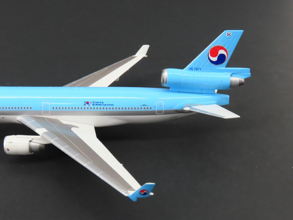 1:400 Dragon Wings 55297 DieCast Korean McDonnell Douglas MD-11 Airliner w/Stand