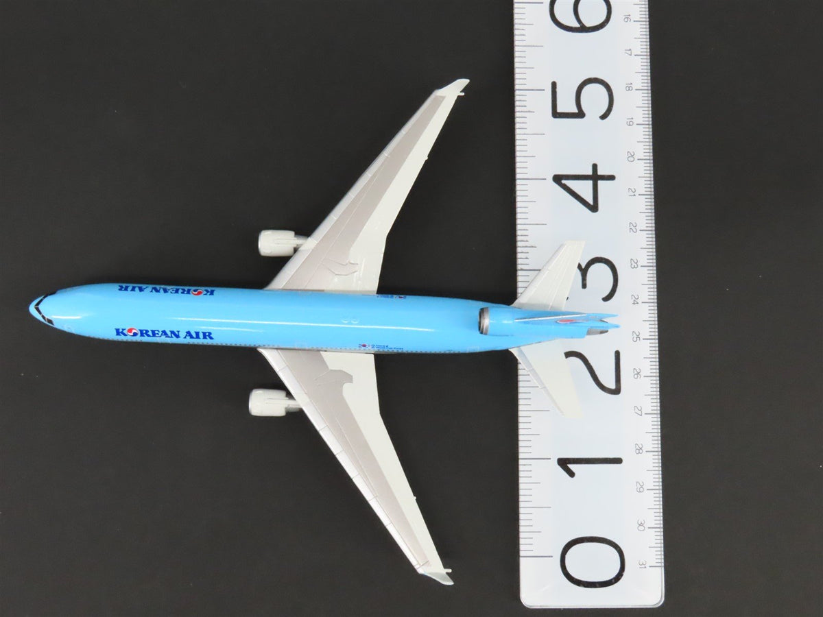 1:400 Dragon Wings 55297 DieCast Korean McDonnell Douglas MD-11 Airliner w/Stand