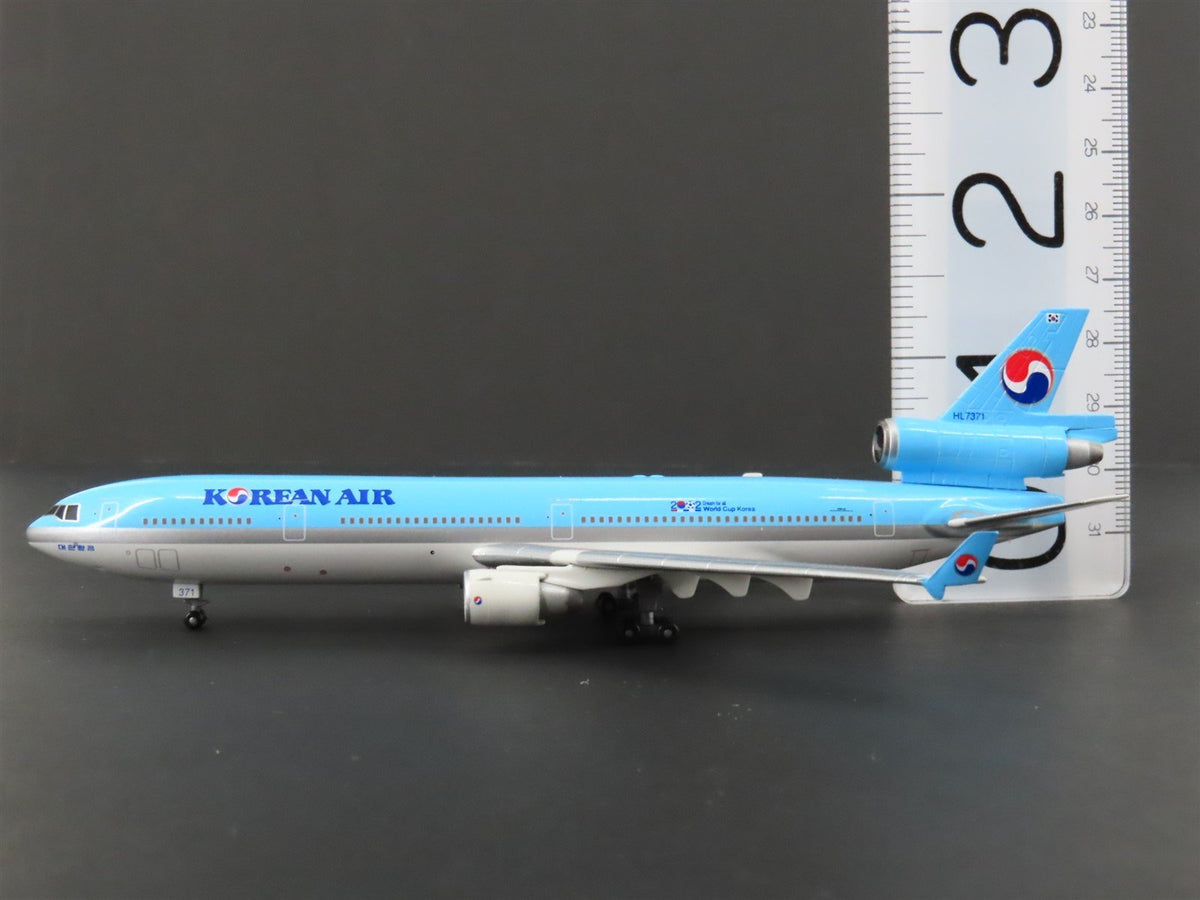 1:400 Dragon Wings 55297 DieCast Korean McDonnell Douglas MD-11 Airliner w/Stand