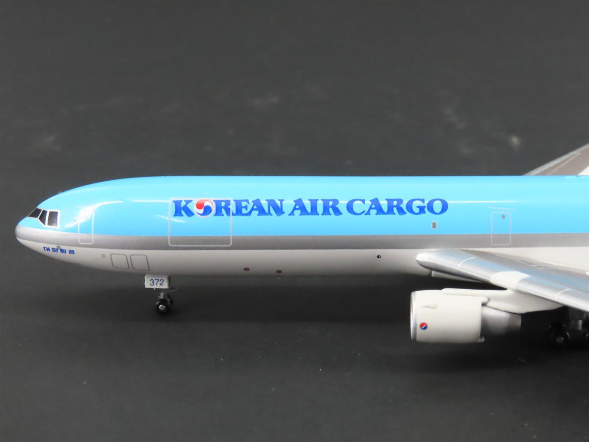 1:400 Dragon Wings 55297 DieCast Korean McDonnell Douglas MD-11 Airliner w/Stand