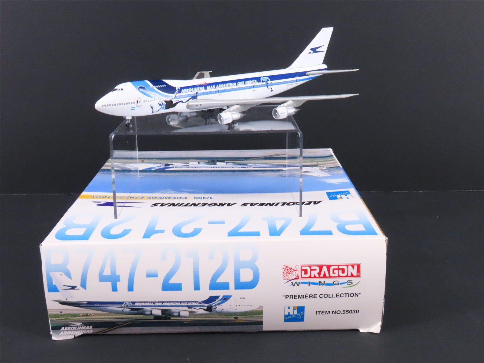 1:400 Dragon Wings 55030 Aerolineas Argentinas Boeing B747-212B Airliner w/Stand