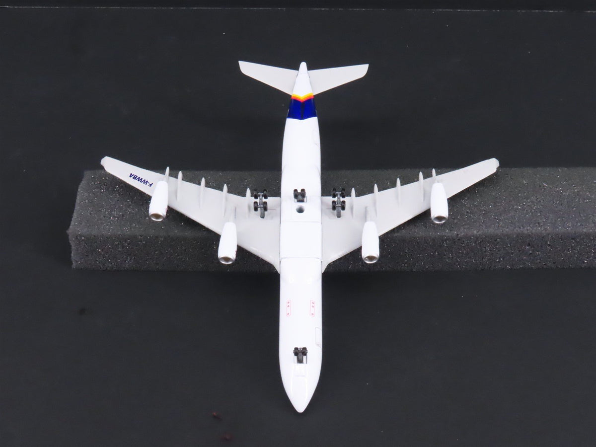 1:400 Dragon Wings 55013 Airbus Industrie A340-200 Airliner w/Stand