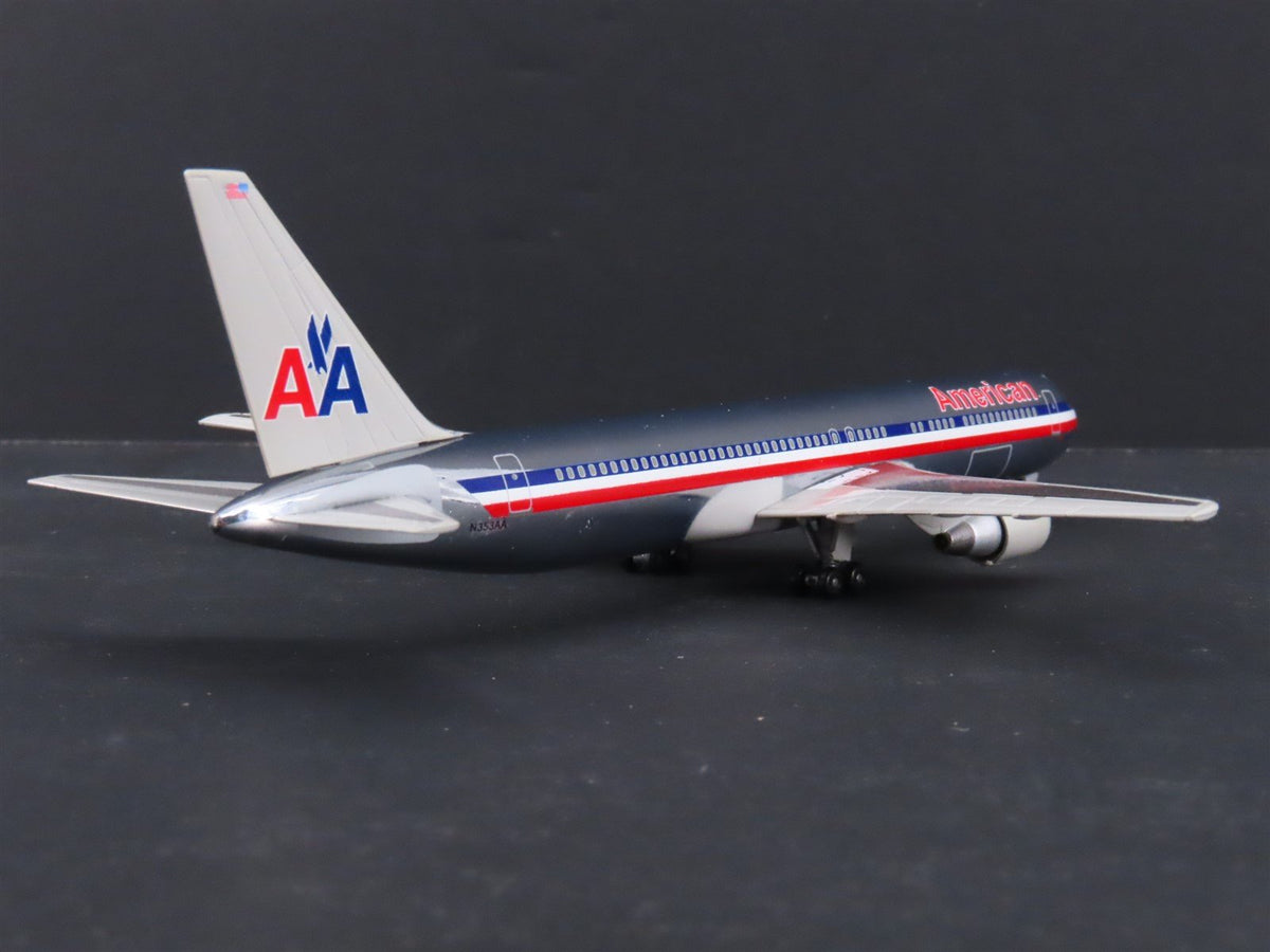 1:400 Dragon Wings 55157 American Airlines Boeing B767-323 Airliner w/Stand