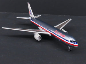 1:400 Dragon Wings 55157 American Airlines Boeing B767-323 Airliner w/Stand