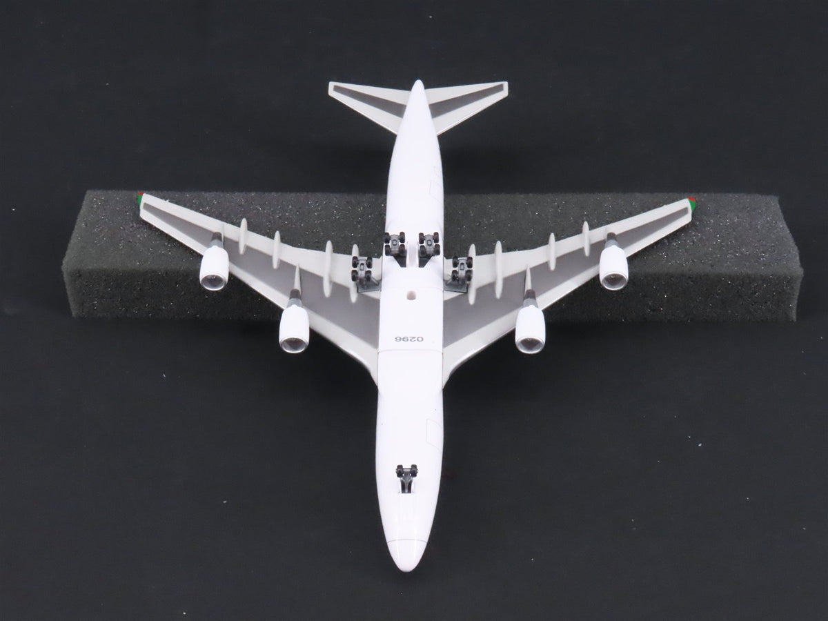 1:400 Dragon Wings JX048 &quot;Jet-X&quot; Eva Air Boeing B747-400 Airliner w/Stand