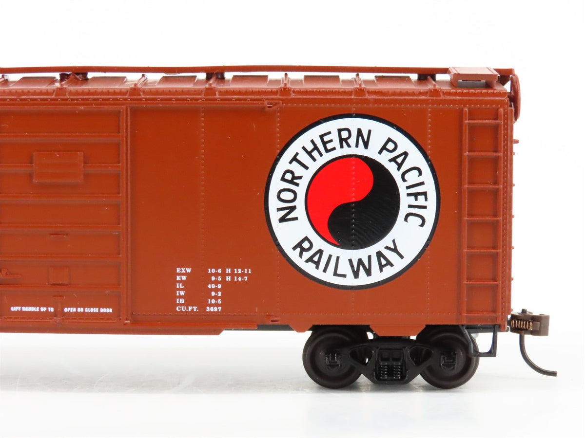 HO Scale Roundhouse MDC 70708 NP Northern Pacific 40&#39; Single Door Box Car #45500