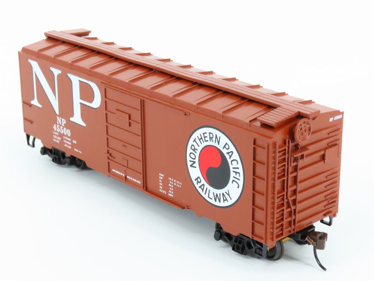 HO Scale Roundhouse MDC 70708 NP Northern Pacific 40&#39; Single Door Box Car #45500