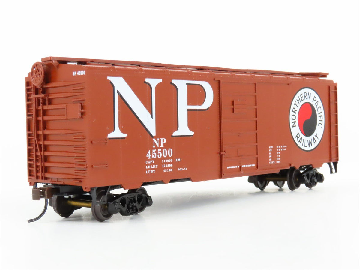 HO Scale Roundhouse MDC 70708 NP Northern Pacific 40&#39; Single Door Box Car #45500