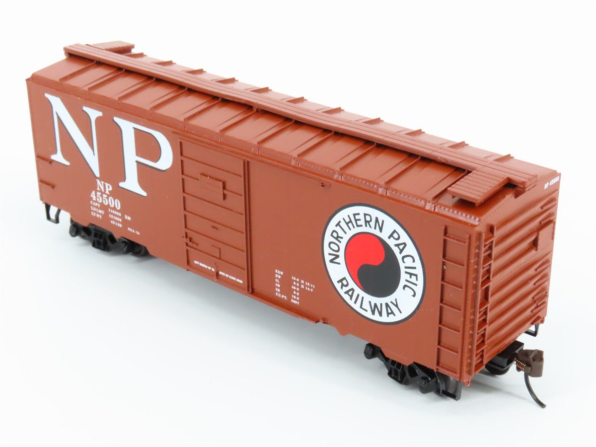 HO Scale Roundhouse MDC 70708 NP Northern Pacific 40&#39; Single Door Box Car #45500