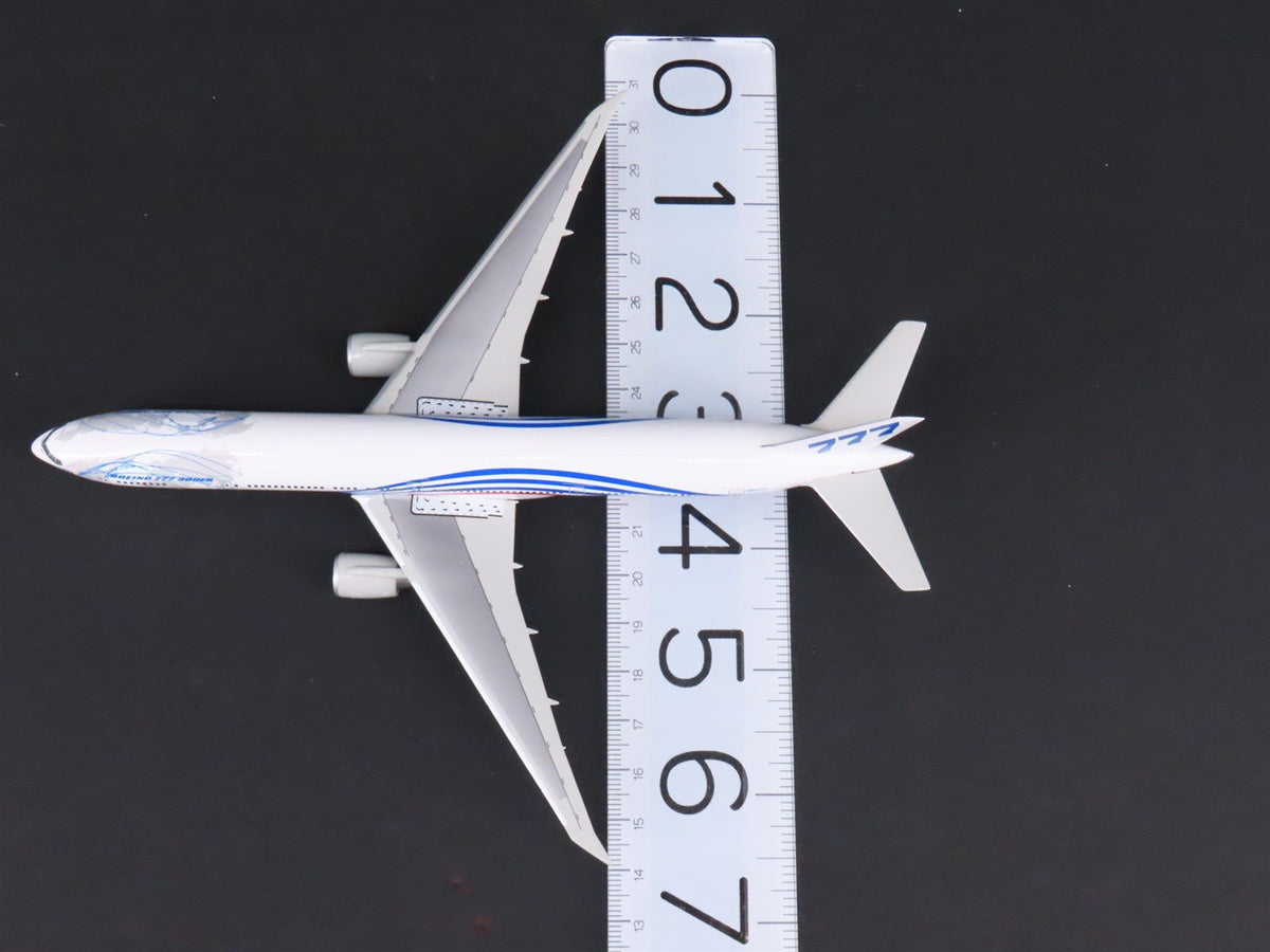 1:400 Dragon Wings JXM143 &quot;Jet-X&quot; United Airlines Boeing B777 Airliner w/Stand