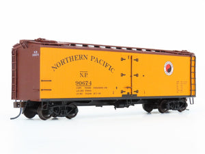 HO Scale Red Caboose RR-34431-11 NP Northern Pacific Wooden Ice Reefer #90674