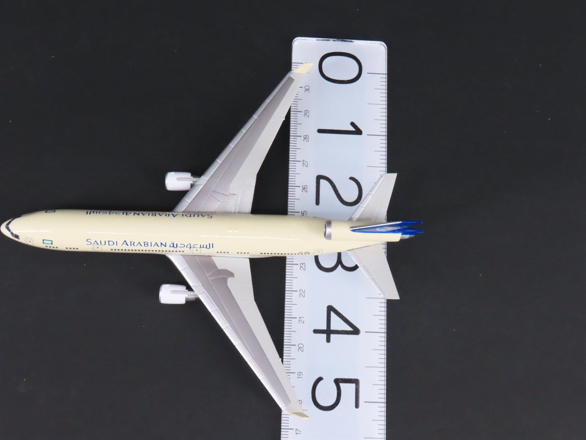 1:400 Dragon Wings JX088 Saudi Arabian McDonnell Douglas MD11 Airliner w/ Stand