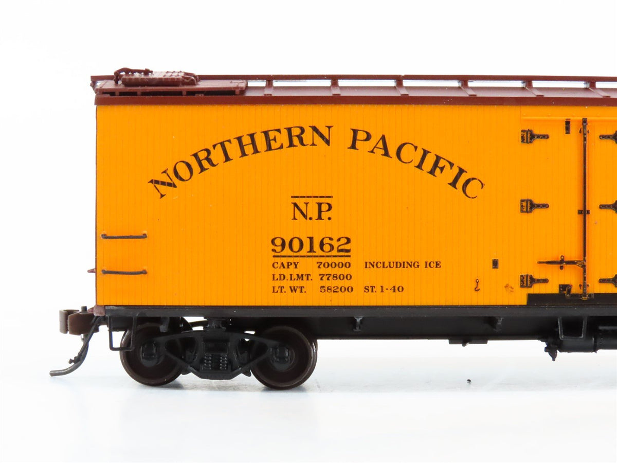 HO Scale Red Caboose RR-34431-4 NP Northern Pacific Wooden Ice Reefer #90162