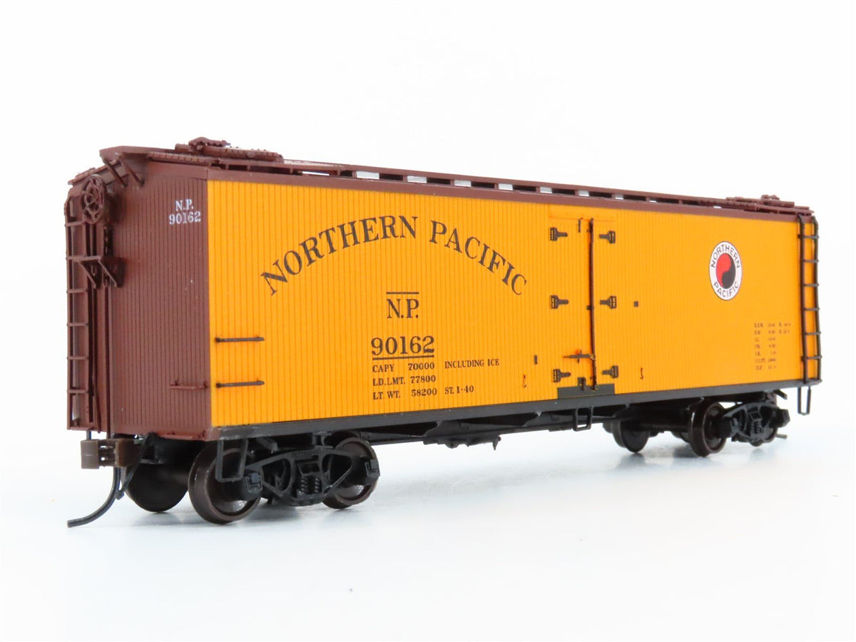 HO Scale Red Caboose RR-34431-4 NP Northern Pacific Wooden Ice Reefer #90162