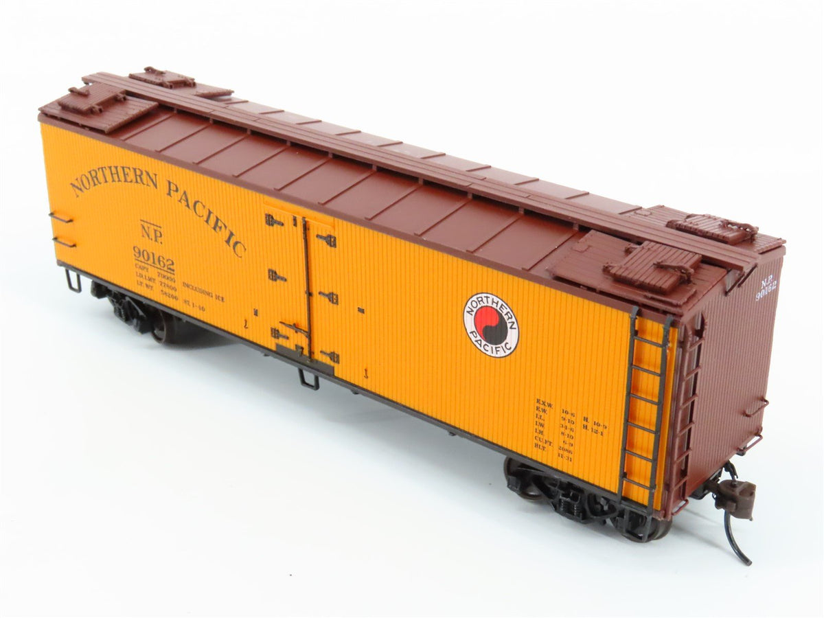 HO Scale Red Caboose RR-34431-4 NP Northern Pacific Wooden Ice Reefer #90162