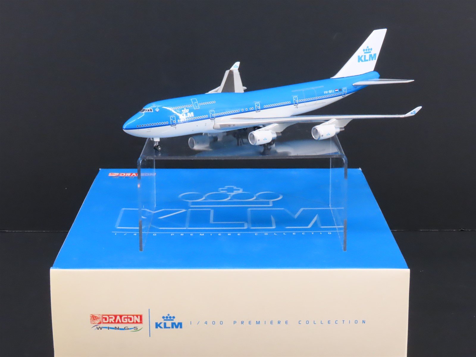 1:400 Dragon Wings KLM Royal Dutch Airlines Boeing 747-400 Airliner wStand