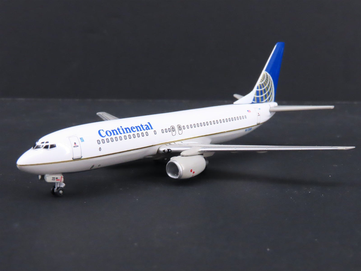 1:400 Dragon Wings 55229 Continental Airlines B737-824 Airliner w/Stand