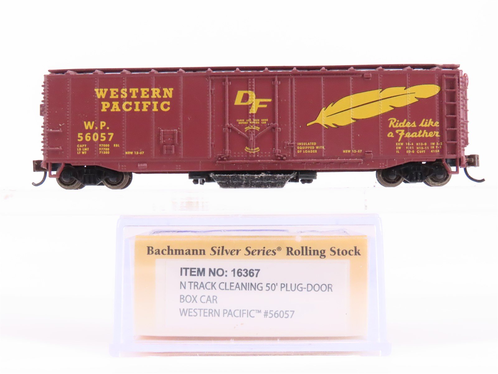 N Bachmann 16367 WP Western Pacific "Feather" 50' Track Cleaning Boxcar #56057