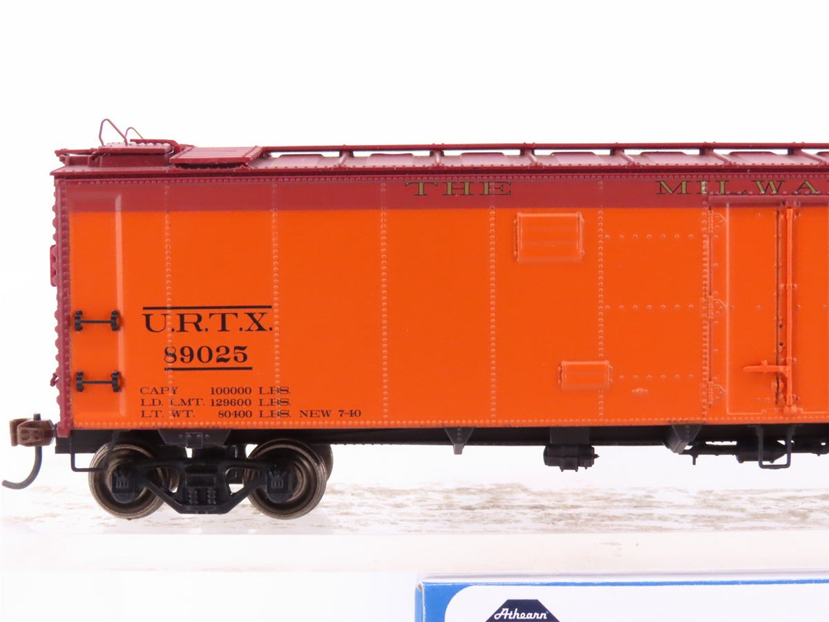 HO Scale Athearn ATH97363 URTX Milwaukee Road 50&#39; Ice Bunker Reefer #89025